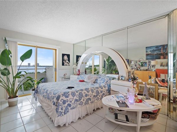 7904 West Dr, Unit 714, North Bay Village, FL 33141