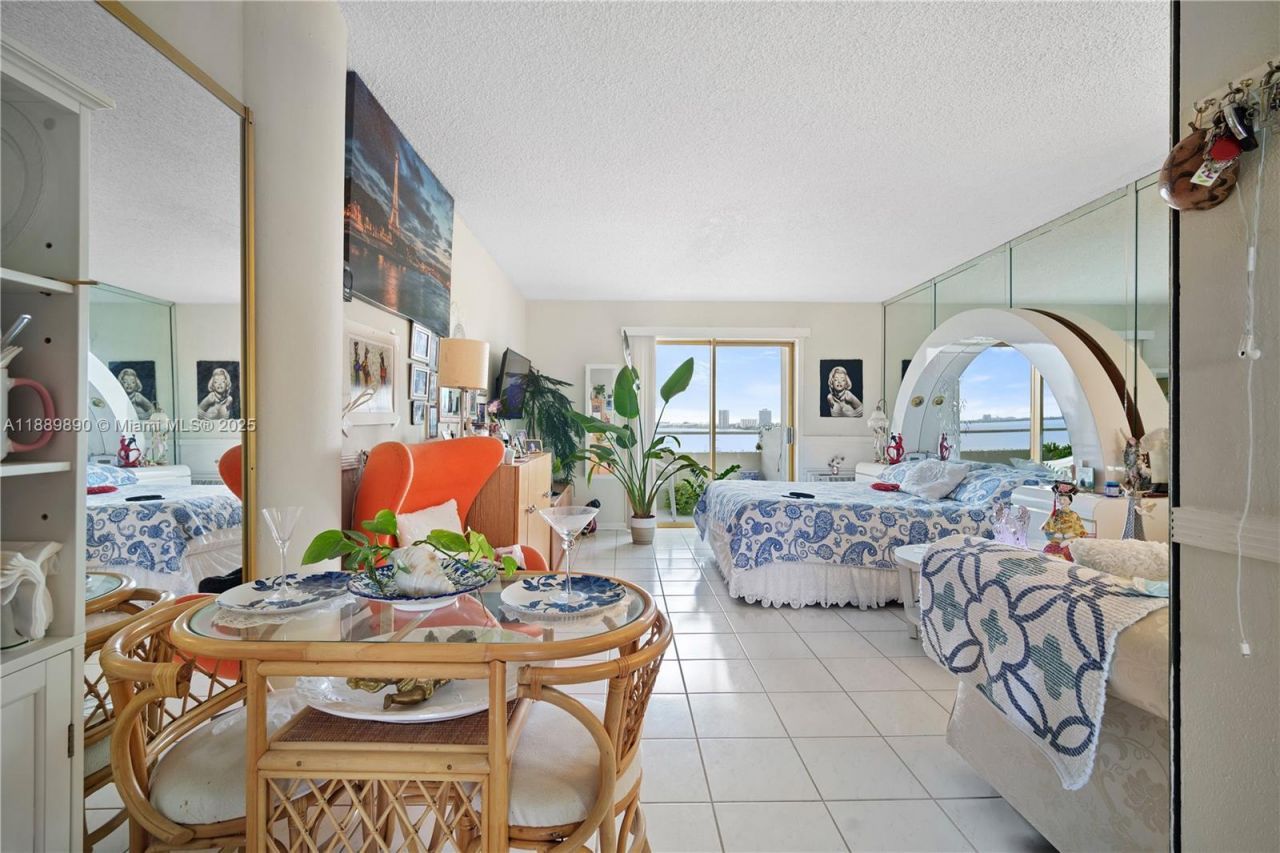 7904 West Dr, Unit 714, North Bay Village, FL 33141 Photo