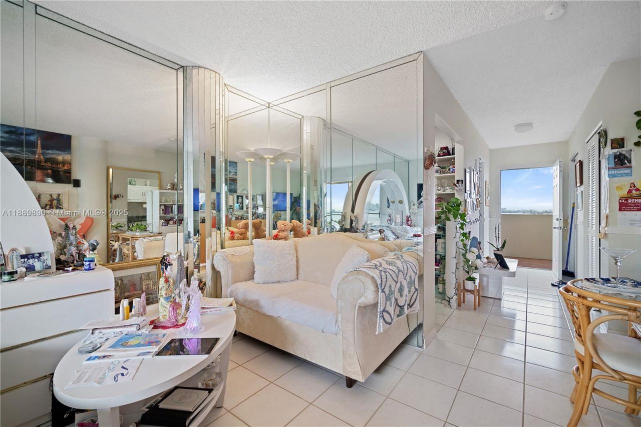 7904 West Dr, Unit 714, North Bay Village, FL 33141 Photo