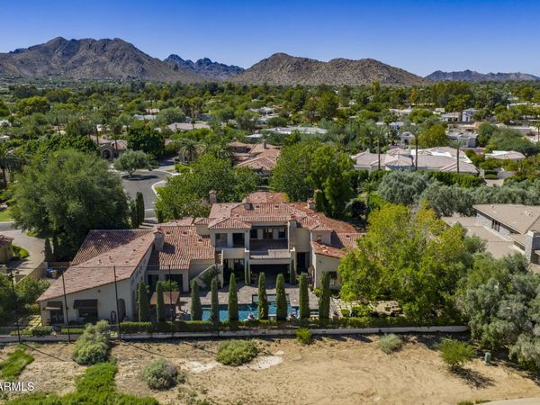 9547 N 55TH Street, Paradise Valley, AZ 85253