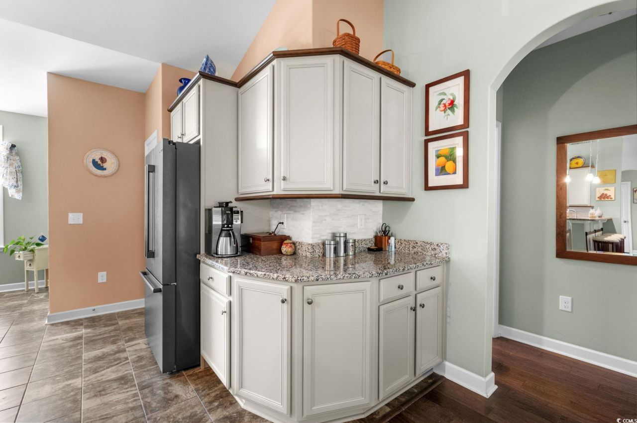 210 Belclare Way Photo 16