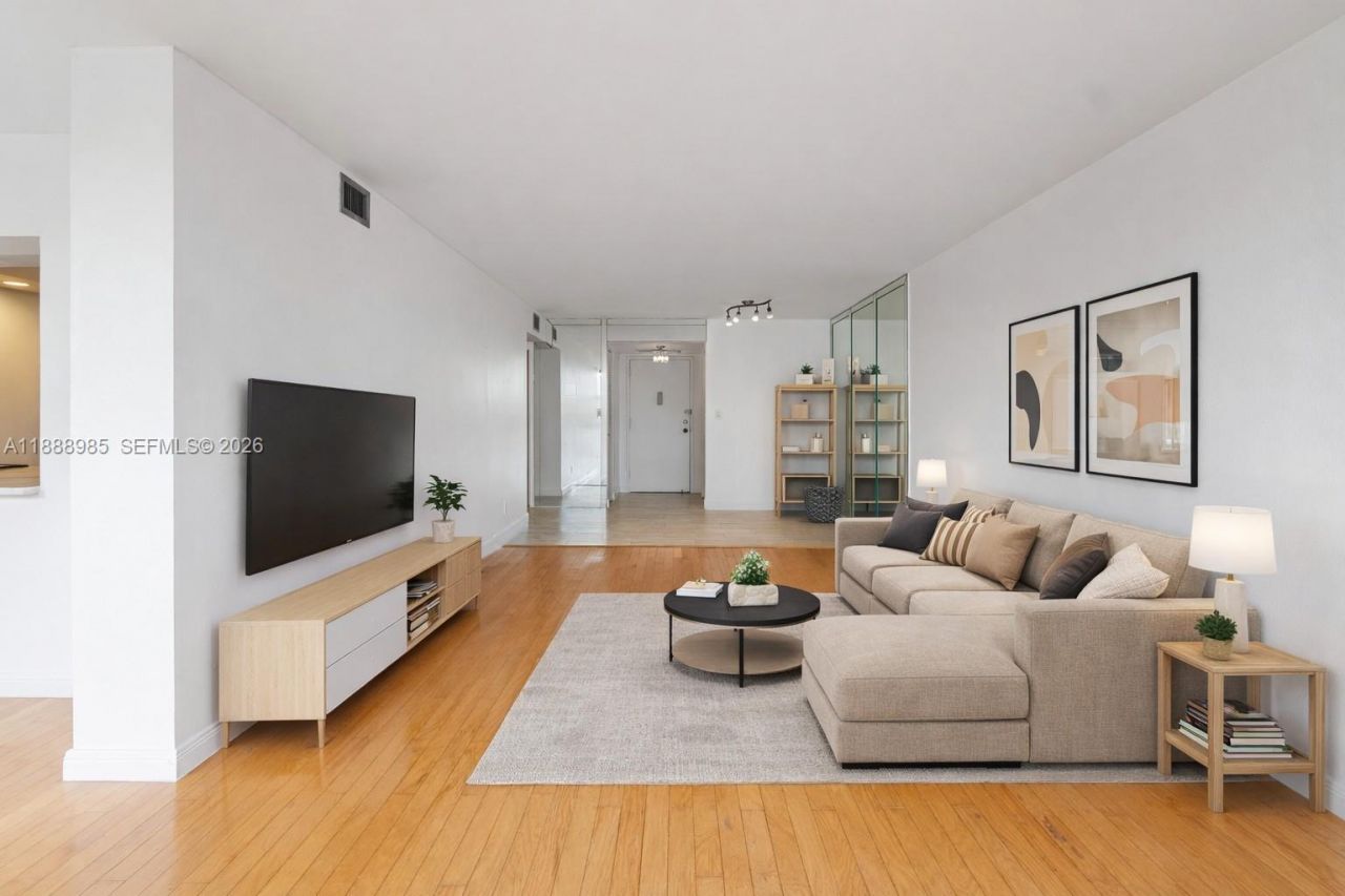 800 Parkview Dr, Unit 224, Hallandale Beach, FL 33009 Main Photo