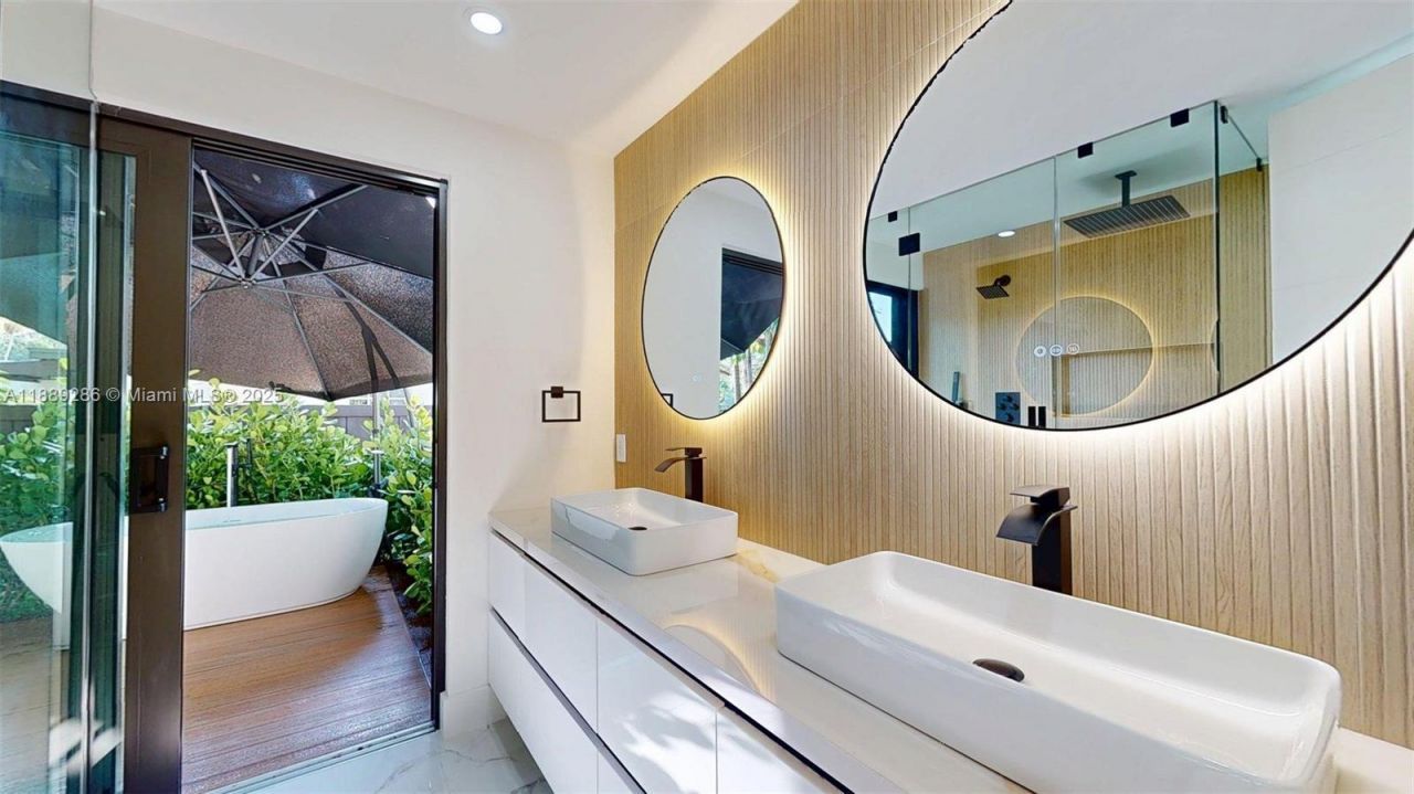 641 Nightingale Ave, Miami Springs, FL 33166 Photo