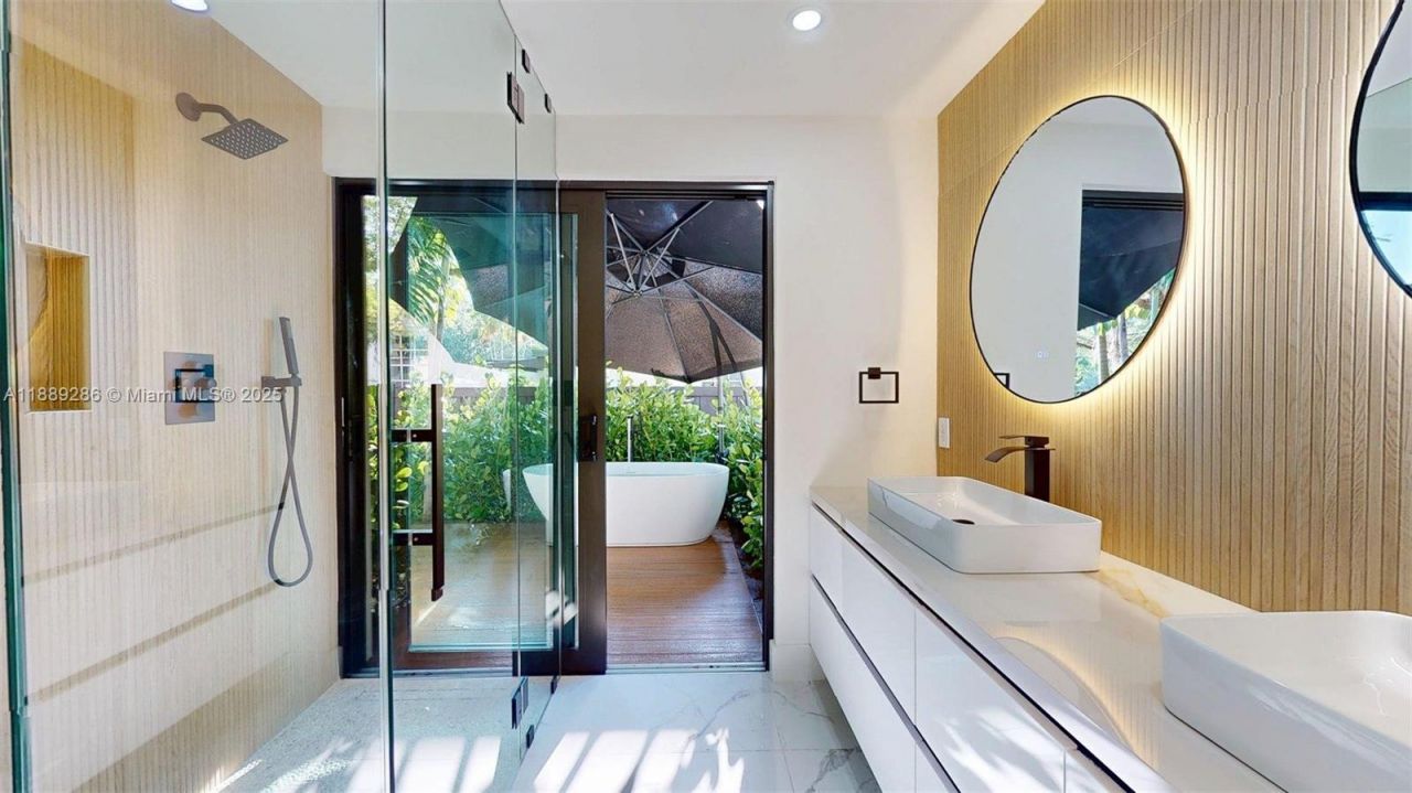 641 Nightingale Ave, Miami Springs, FL 33166 Photo