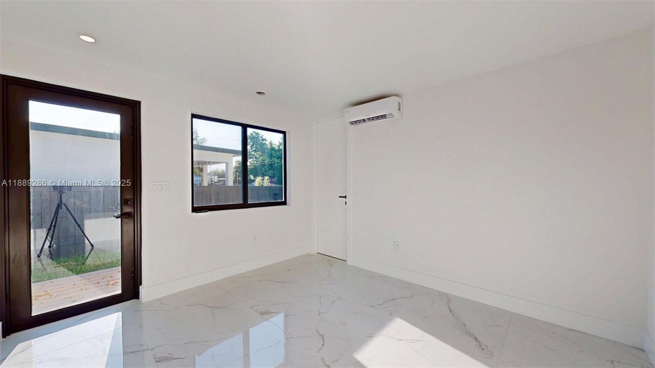 641 Nightingale Ave, Miami Springs, FL 33166 Photo