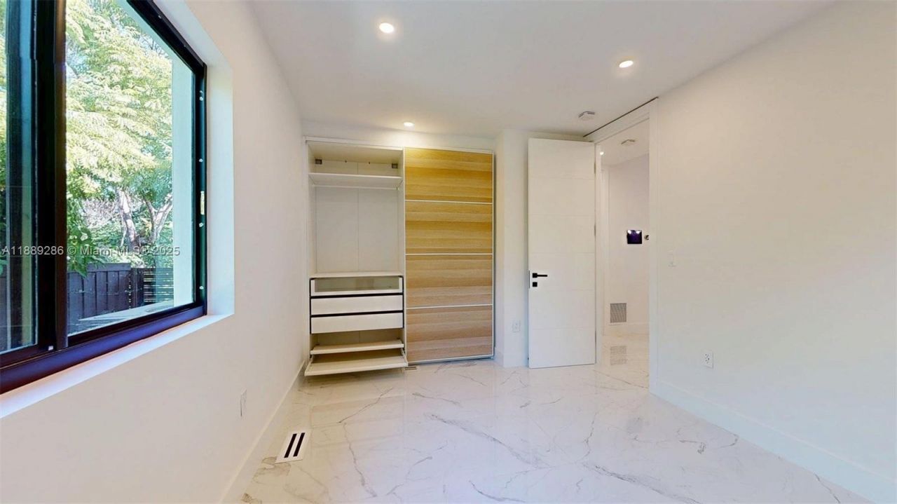 641 Nightingale Ave, Miami Springs, FL 33166 Photo