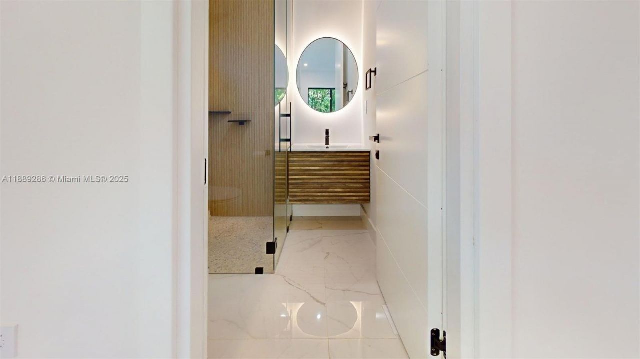 641 Nightingale Ave, Miami Springs, FL 33166 Photo