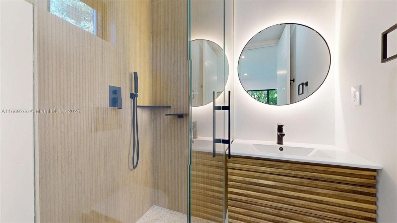 641 Nightingale Ave, Miami Springs, FL 33166 Photo