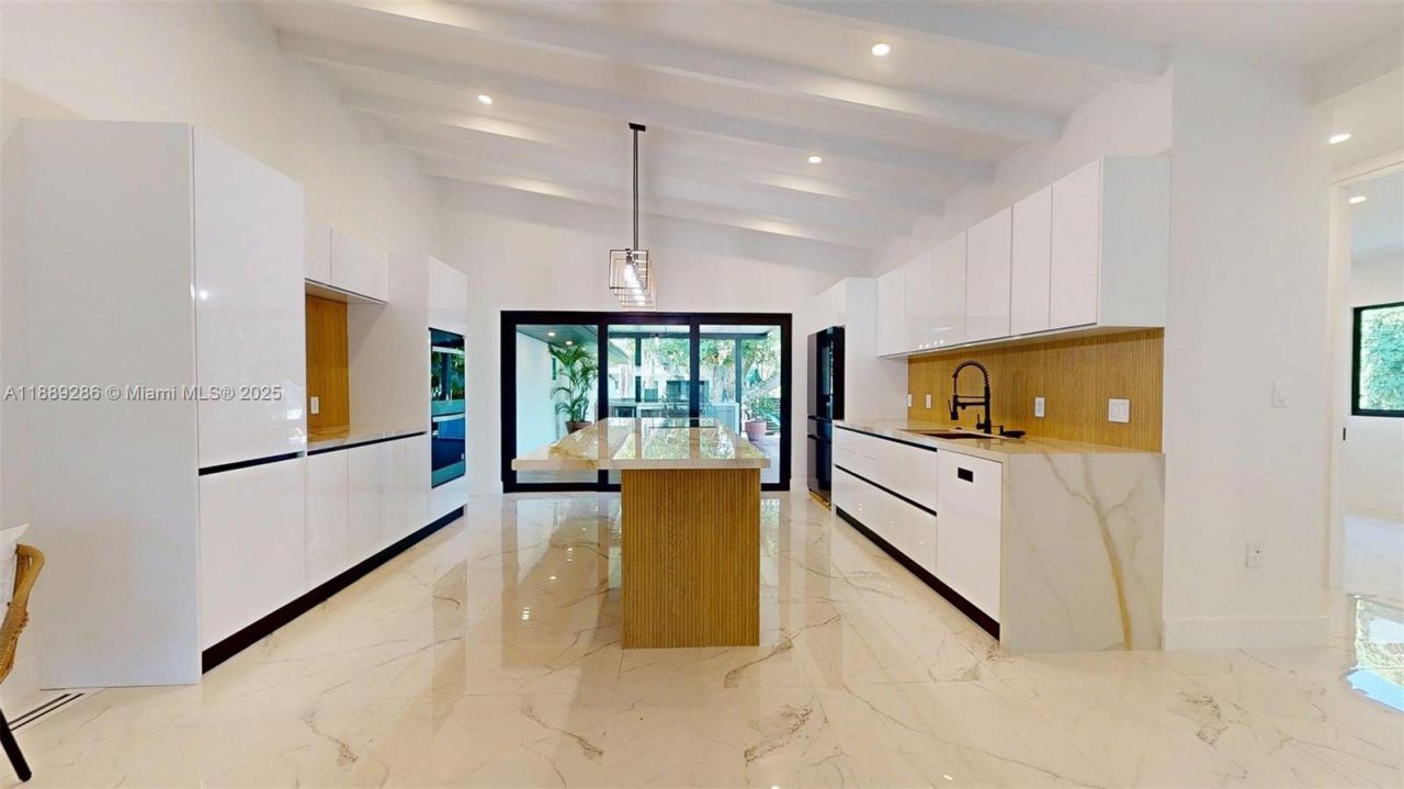 641 Nightingale Ave, Miami Springs, FL 33166 Photo