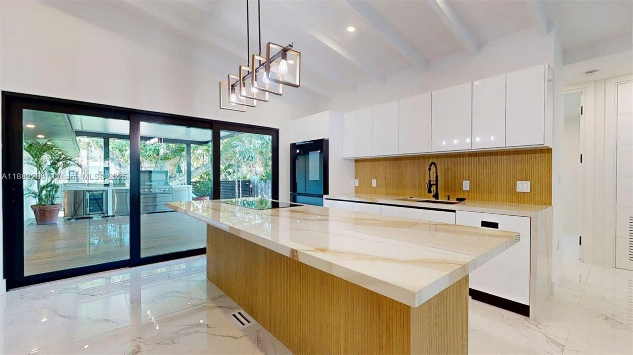 641 Nightingale Ave, Miami Springs, FL 33166 Photo