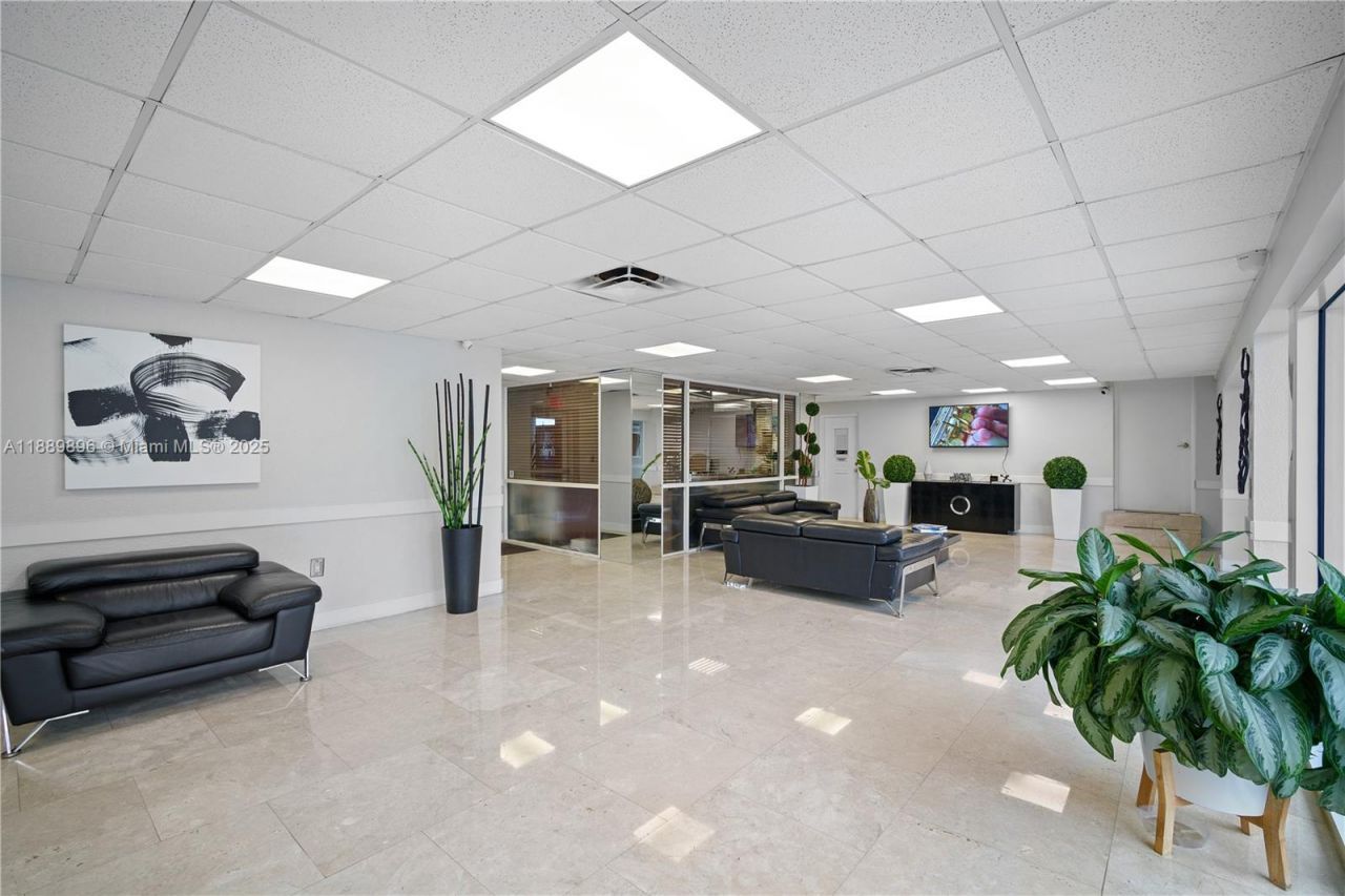 7904 West Dr, Unit 605, North Bay Village, FL 33141 Photo