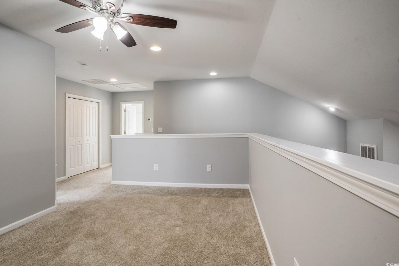 196 Machrie Loop Photo 10