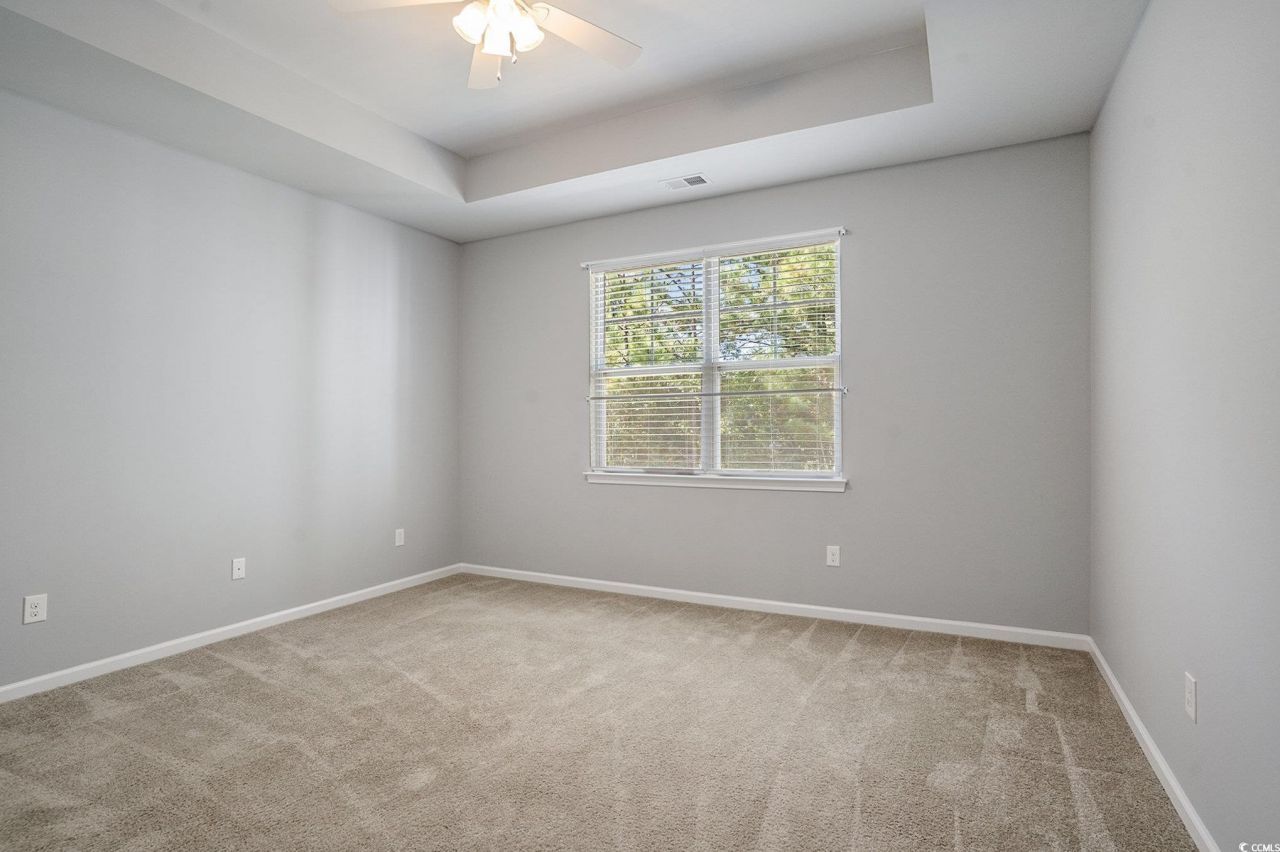 196 Machrie Loop Photo 11