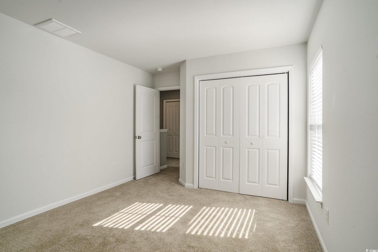 196 Machrie Loop Photo 16