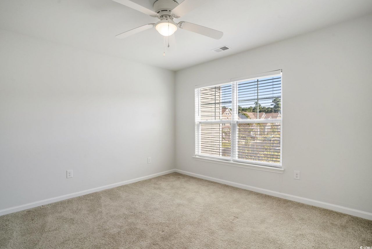 196 Machrie Loop Photo 18