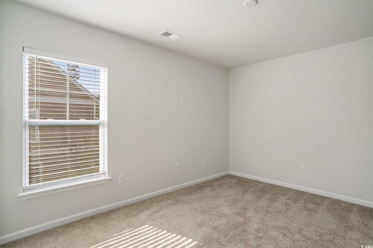 196 Machrie Loop Photo 20