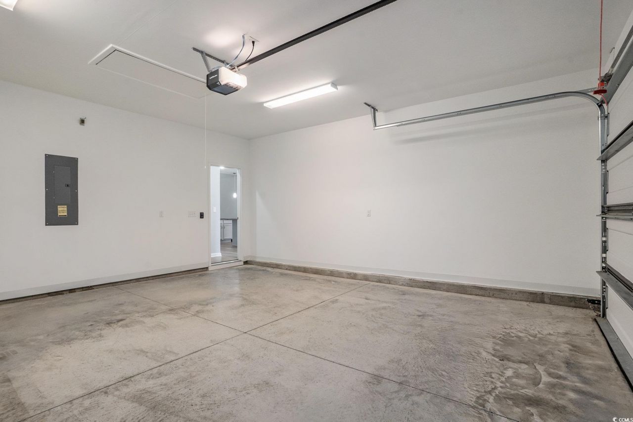 196 Machrie Loop Photo 24