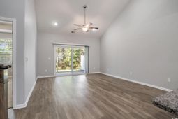 196 Machrie Loop photo 4