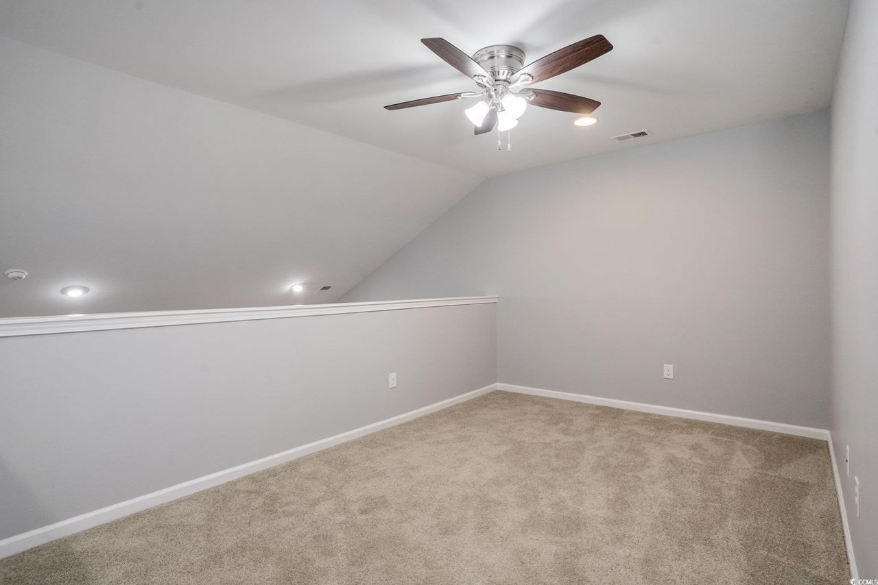 196 Machrie Loop Photo 9