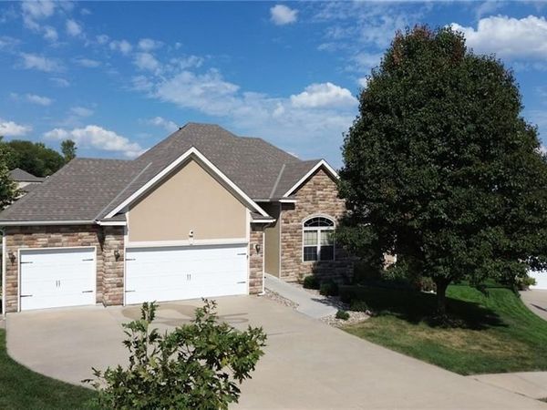 3804 Kingston Court, St Joseph, MO 64506