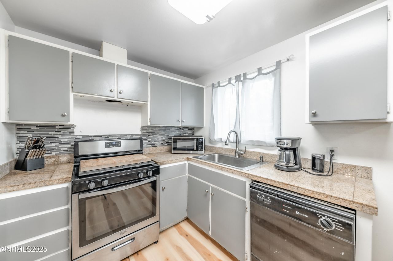 1193 Manhattan Way, Gardnerville, NV 89460 Photo