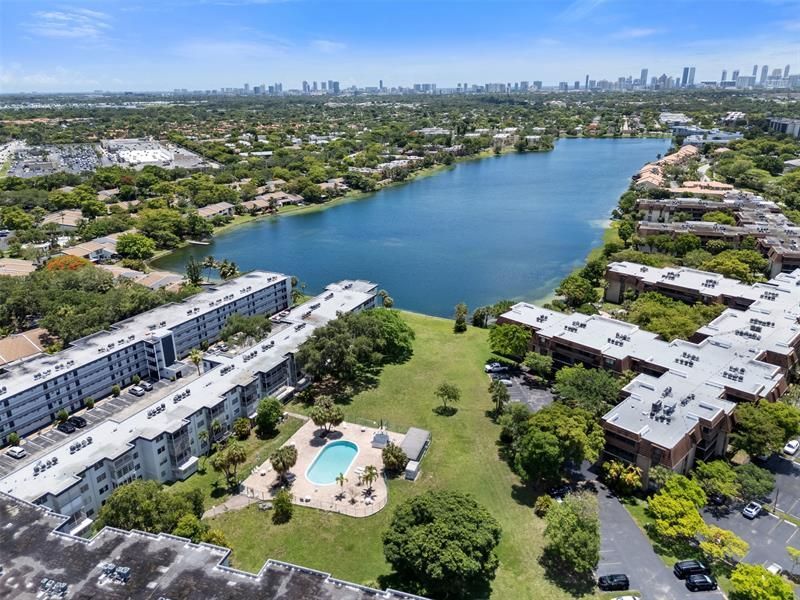 441 NE 195th Street, Unit 302, Miami, FL 33179 Photo