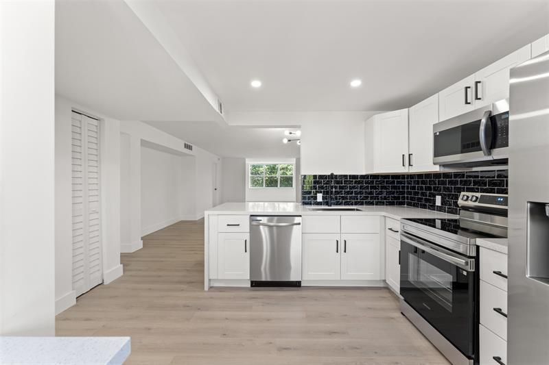 441 NE 195th Street, Unit 302, Miami, FL 33179 Photo