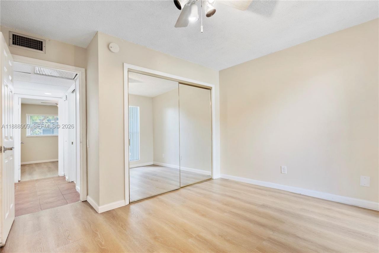 5216 NE 6th Ave, Unit B3, Oakland Park, FL 33334 Photo