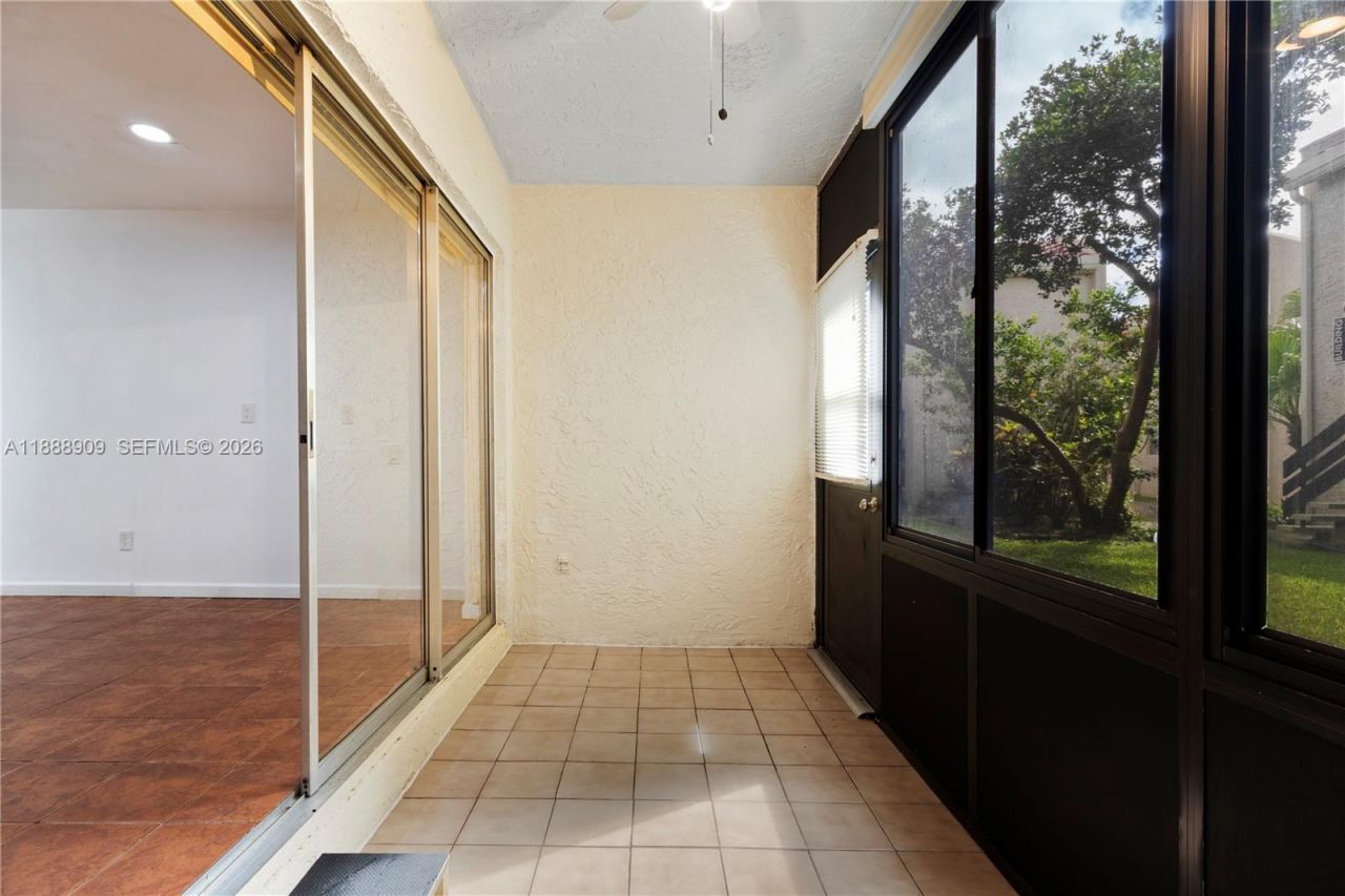 5216 NE 6th Ave, Unit B3, Oakland Park, FL 33334 Photo