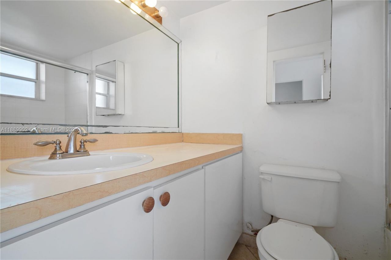 7904 West Dr, Unit 405, North Bay Village, FL 33141 Photo