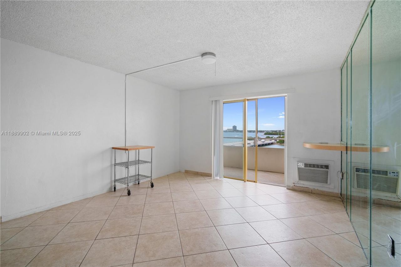 7904 West Dr, Unit 405, North Bay Village, FL 33141 Photo