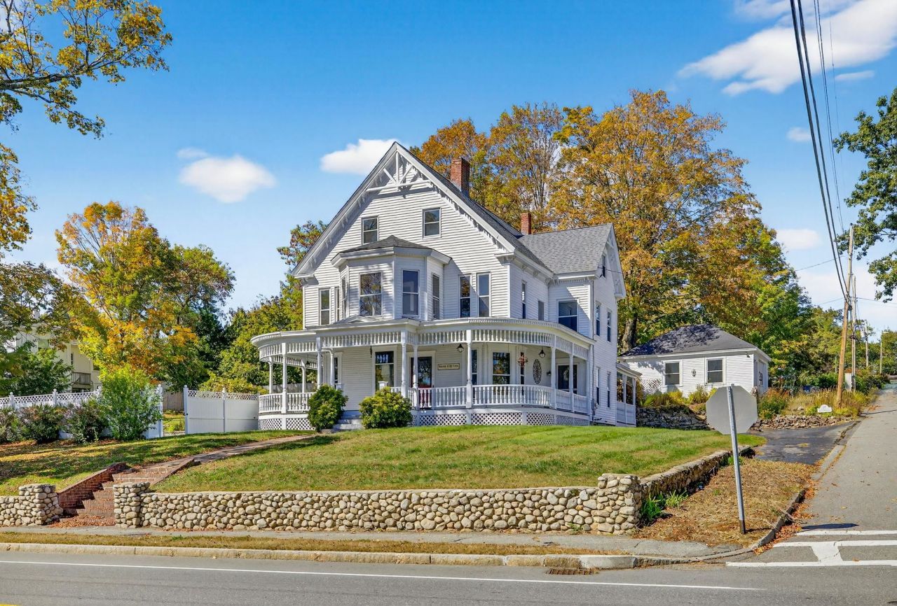 84 East Broadway Street, Derry, NH 03038 Main Photo