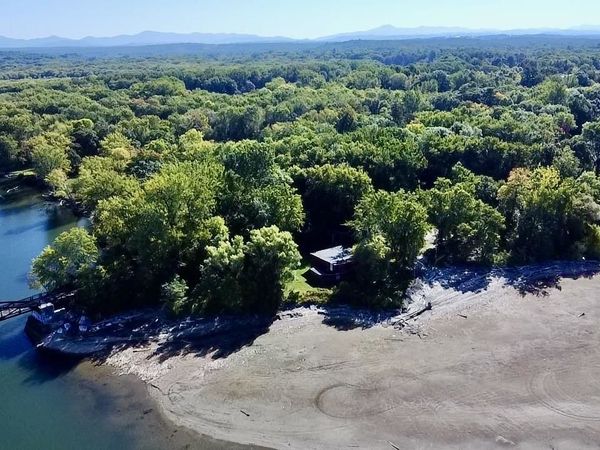 3181 North Avenue, Burlington, VT 05401