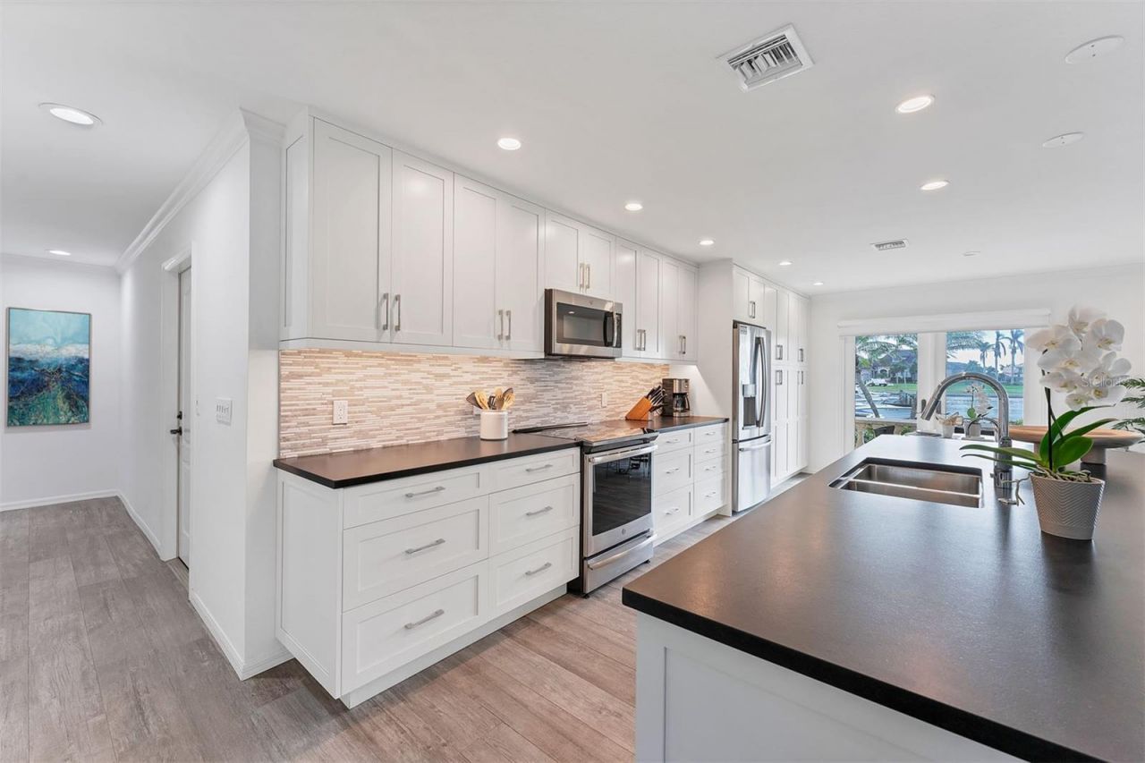 312 Yacht Harbor Drive, Osprey, FL 34229 Photo