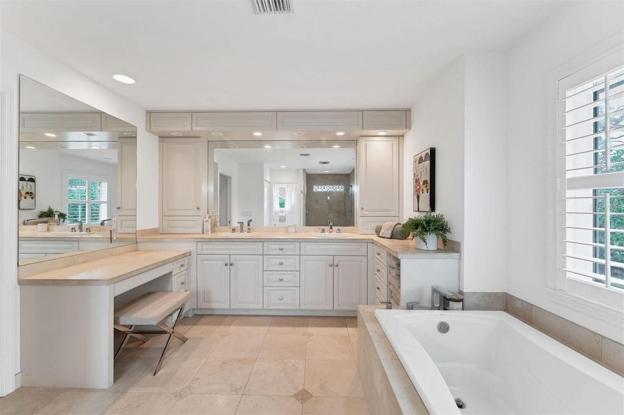 312 Yacht Harbor Drive, Osprey, FL 34229 Photo