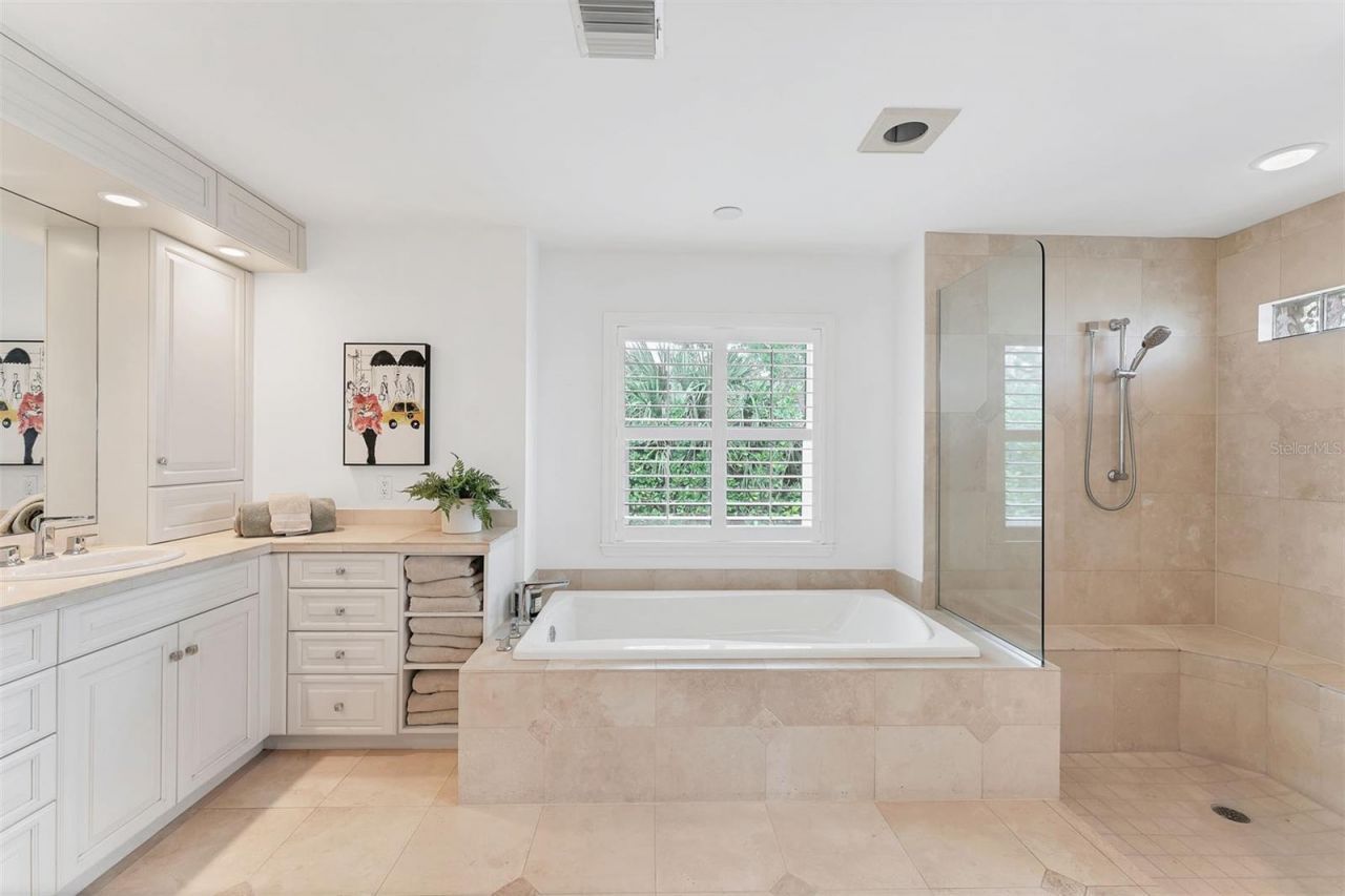 312 Yacht Harbor Drive, Osprey, FL 34229 Photo