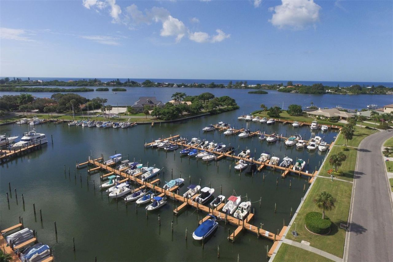 312 Yacht Harbor Drive, Osprey, FL 34229 Photo
