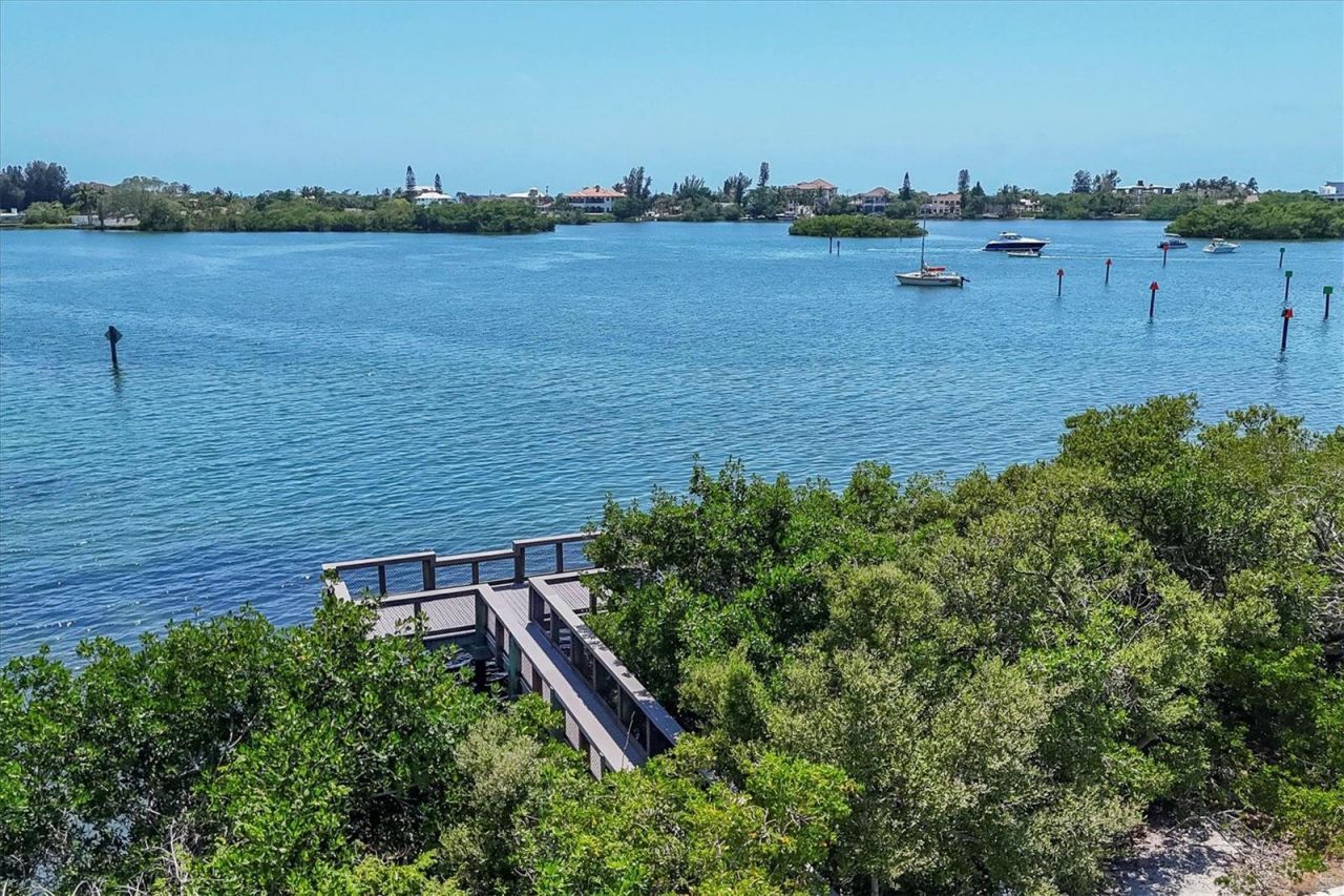 312 Yacht Harbor Drive, Osprey, FL 34229 Photo