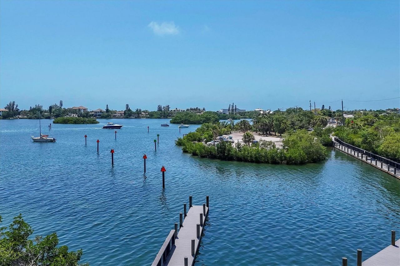 312 Yacht Harbor Drive, Osprey, FL 34229 Photo