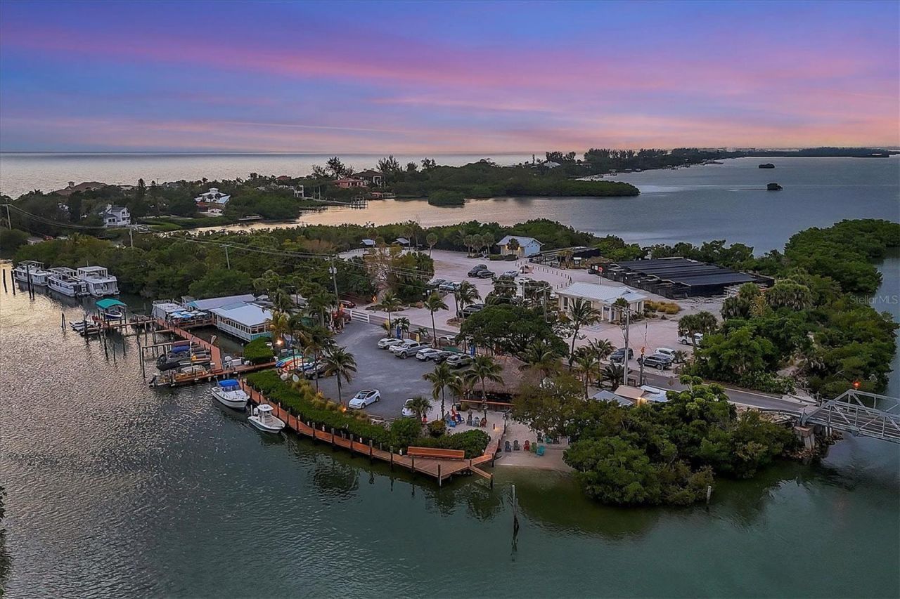 312 Yacht Harbor Drive, Osprey, FL 34229 Photo