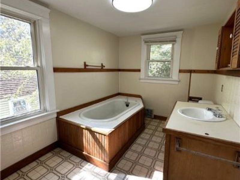 2134 7th Street SW, Akron, OH 44314 Photo 16