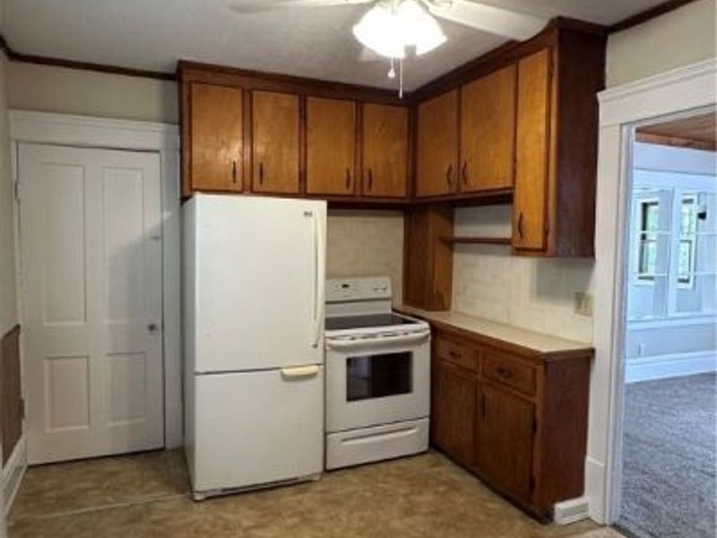 2134 7th Street SW, Akron, OH 44314 Photo 9