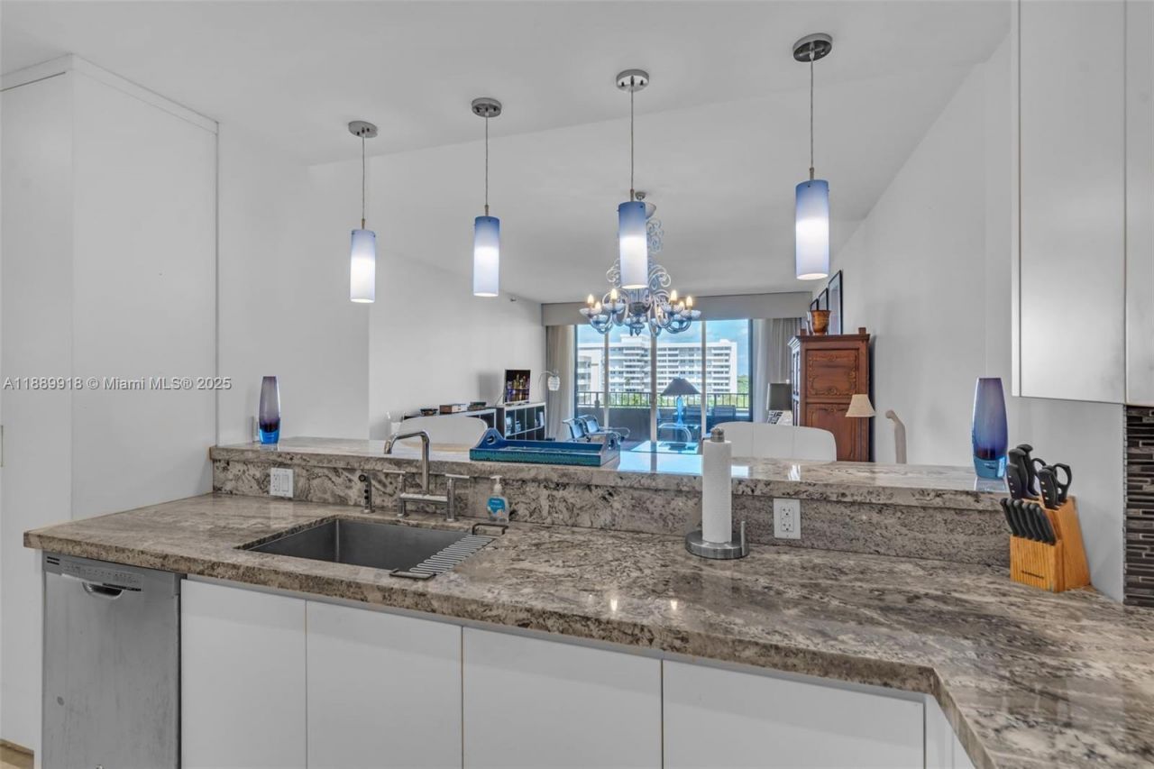 251 Crandon Blvd, Unit 625, Key Biscayne, FL 33149 Photo