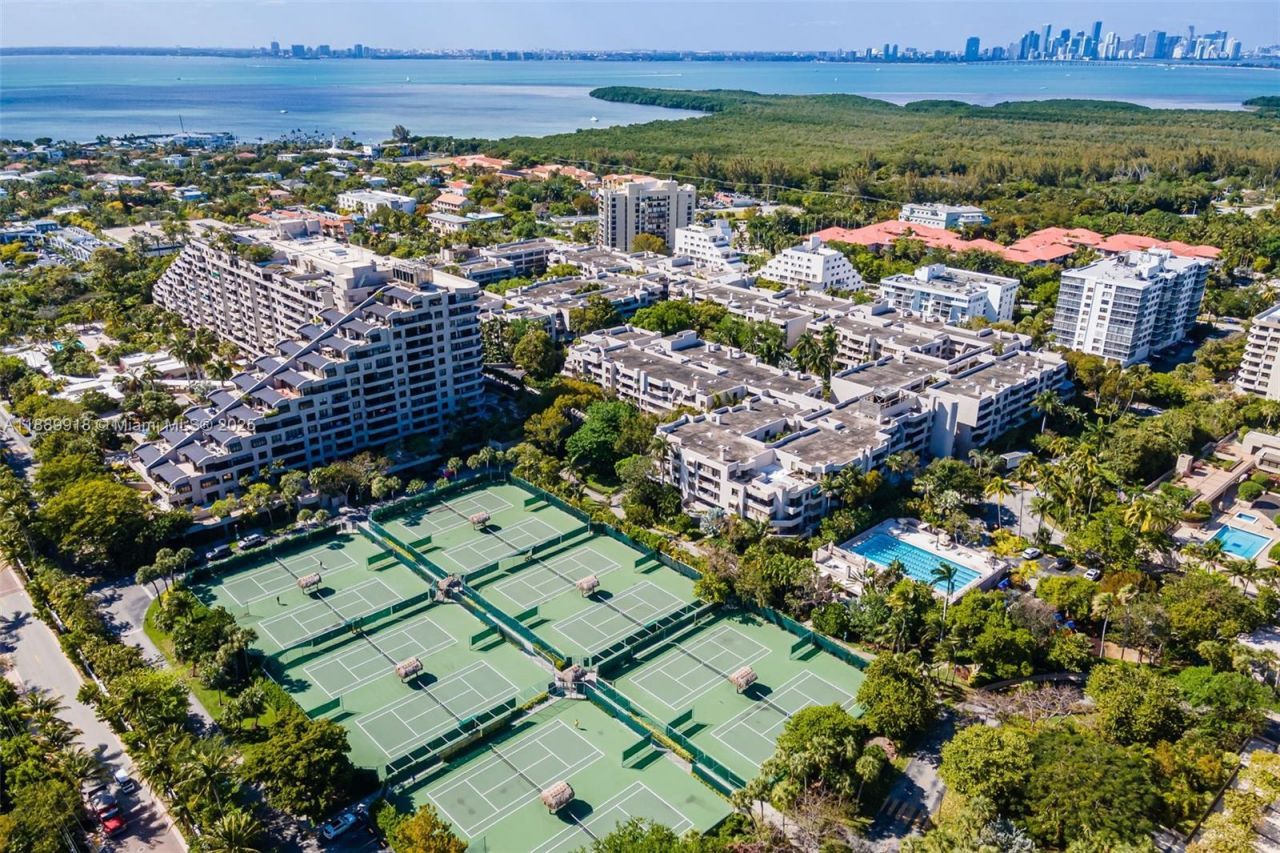 251 Crandon Blvd, Unit 625, Key Biscayne, FL 33149 Photo