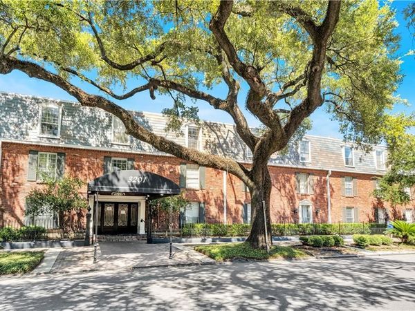 3201 ST CHARLES Avenue, Unit 218, New Orleans, LA 70115