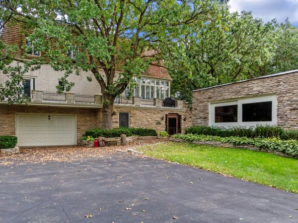 7830 N Pillow Hill Road, Spring Grove, IL 60081