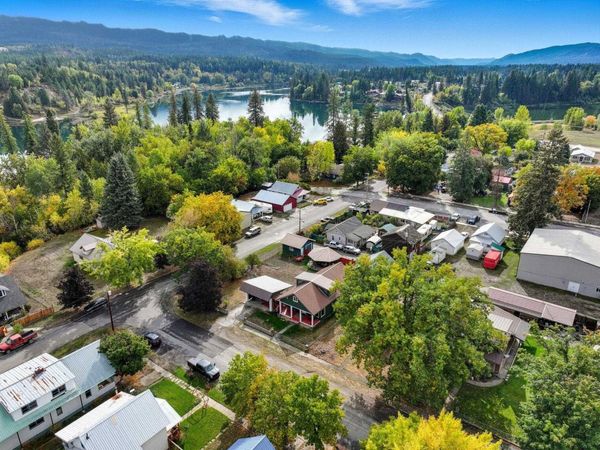 103 E Houghton St, Ione, WA 99139