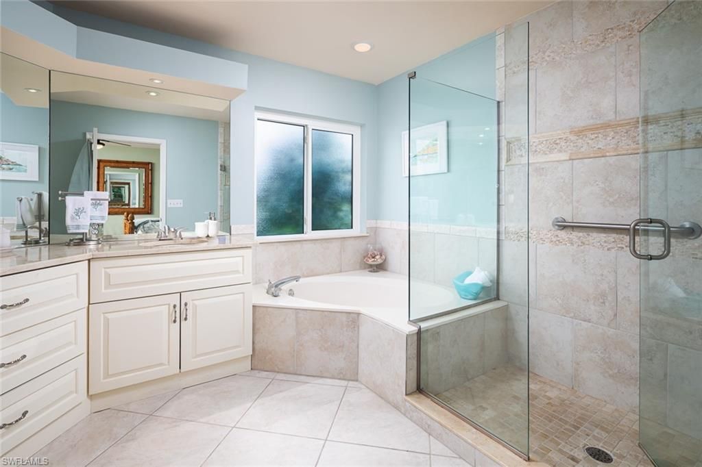 7048 Pelican Bay Blvd, Unit C104, Naples, FL 34108 Photo