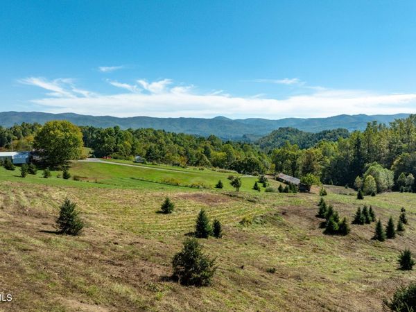 1311 Deer Run Road, Mountain City, TN 37683