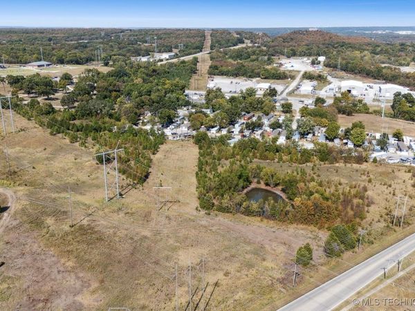 S Cherokee Street , Catoosa, OK 74015